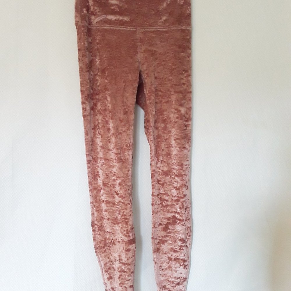 Like New Lululemon Pink Crushed Velvet Limited Edition Leggings Size 8 - Picture 5 of 8